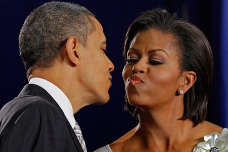 Найочікуваніша прем’єра Голлівуду – стрічка про перше побачення Обами з дружиною (ФОТО)