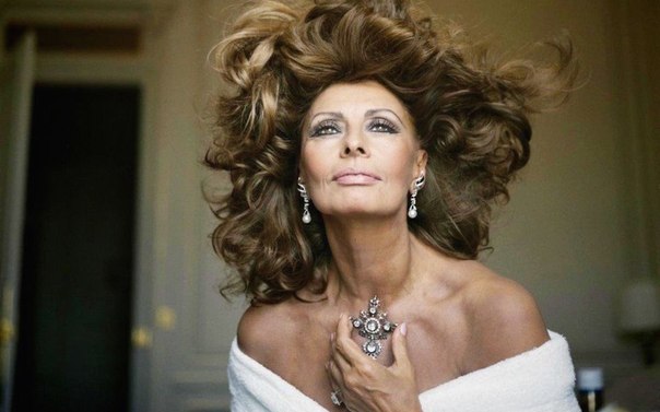 81-летняя Софи Лорен стала лицом Dolce & Gabbana (ФОТО, ВИДЕО)