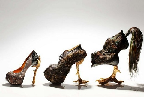 «Пернатая» мода: японский дизайнер создал коллекцию обуви из перьев (ФОТО)