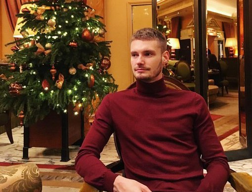 Молодой певец Alex Zakharchuk презентовал новогодний гимн для украинцев