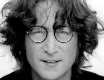 Сорочку з кров’ю Леннона купили за 41 тис доларів (Фото, відео)