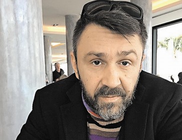 Сергій Шнуров відпочиває на американському курорті (ФОТО)