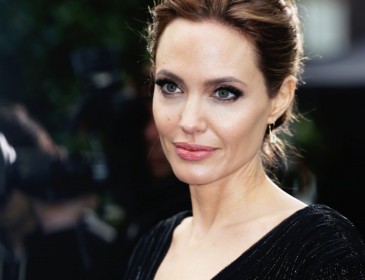 Пластичний хірург розкрив обман Анджеліни Джолі