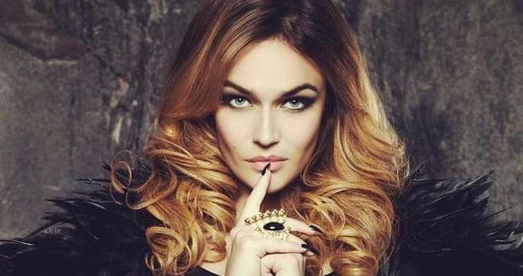 Російська модель Олена Водонаєва позбавилася довгого волосся (ФОТО)