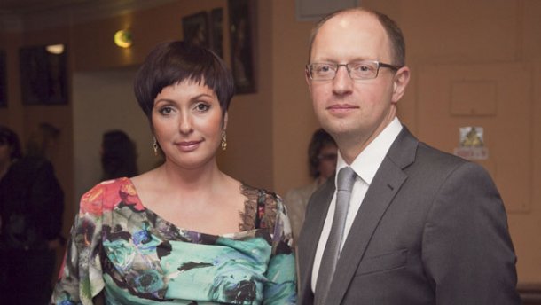 У мережі з’явилося фото дочки Арсенія Яценюка, зовсім не схожої на батька (ФОТО)