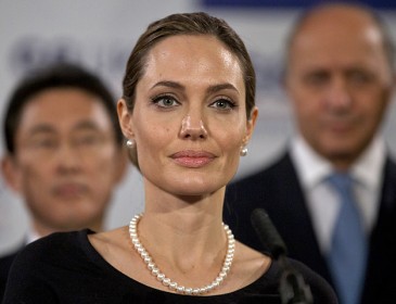 Всі про це говорять: Анджеліна Джолі «переключилася» на Джонні Деппа (фото)