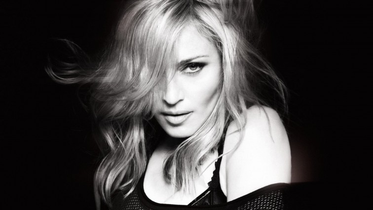 Оце так зганьбилася: 58-річну Мадонну підвів відвертий корсет (фото)