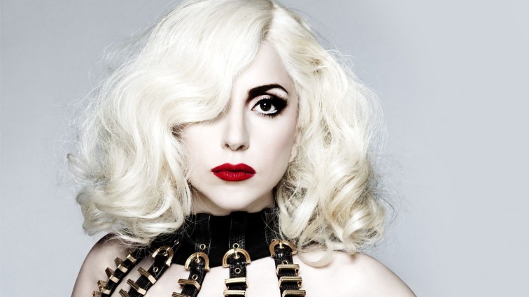 «Зомбі Гага»! Леді Гага вразила неймовірним перетворенням в ляльку (ФОТО)