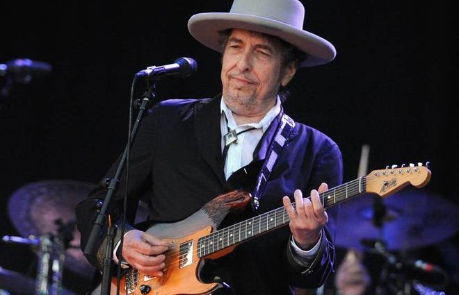 Боб Ділан взяв Нобелевську премію з літератури (фото)