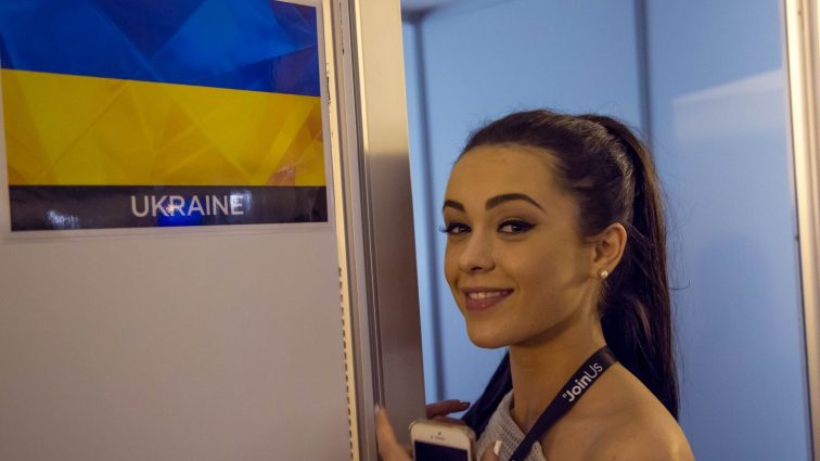 Співачка Марія Яремчук оголила сідниці та показала свої інтимні місця (ФОТО)