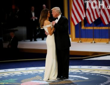 Перший танець під Сінатру: як Дональд Трамп з дружиною Меланію кружляли в традиційному танці на інавгураційному балу (ФОТО, ВІДЕО)