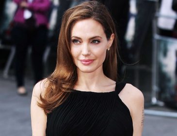 Ліфчик забула: Анджеліна Джолі знялася в трейлері свого фільму без нижньої білизни