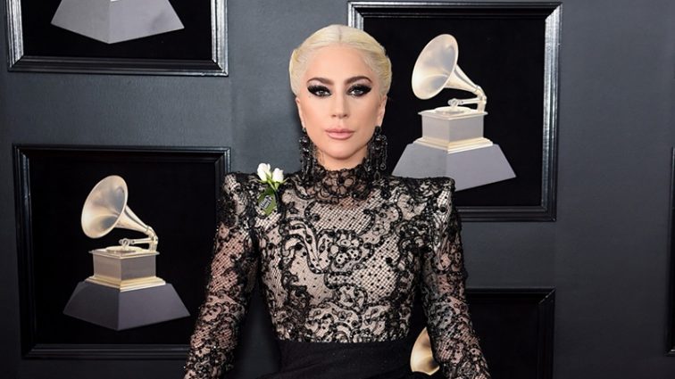 Леді Гага засвітила на «Греммі 2018» розкішну заручальну каблучку