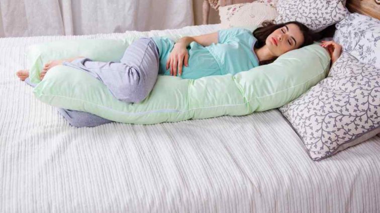 Як вибрати якісну подушку для вагітних: поради та рекомендації